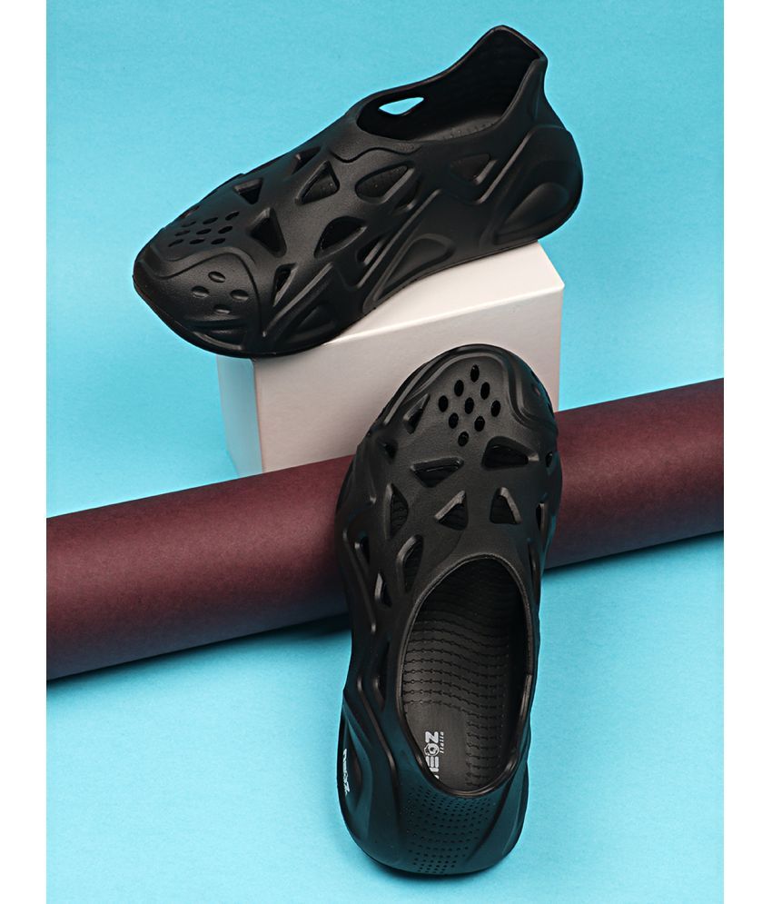     			Neoz - Black Boy's Clogs ( 1 Pair )