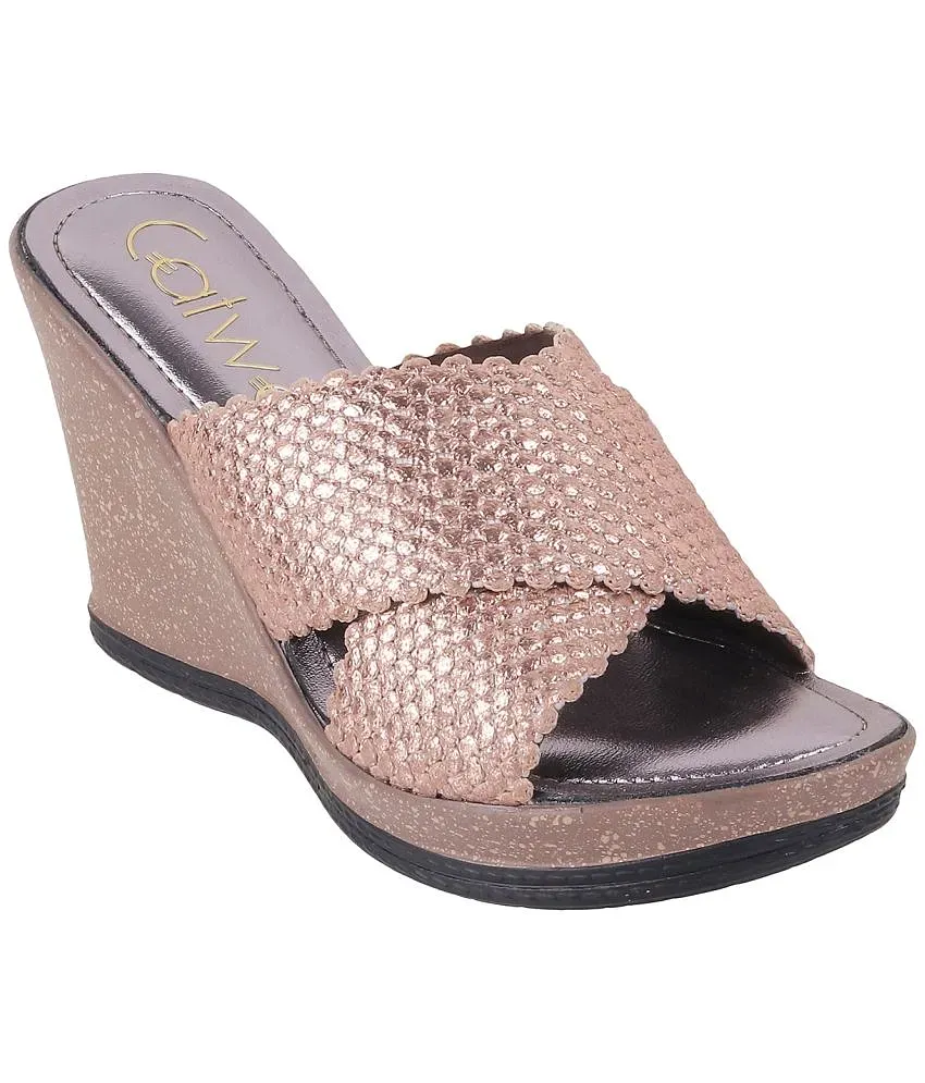 Catwalk hot sale wedges snapdeal