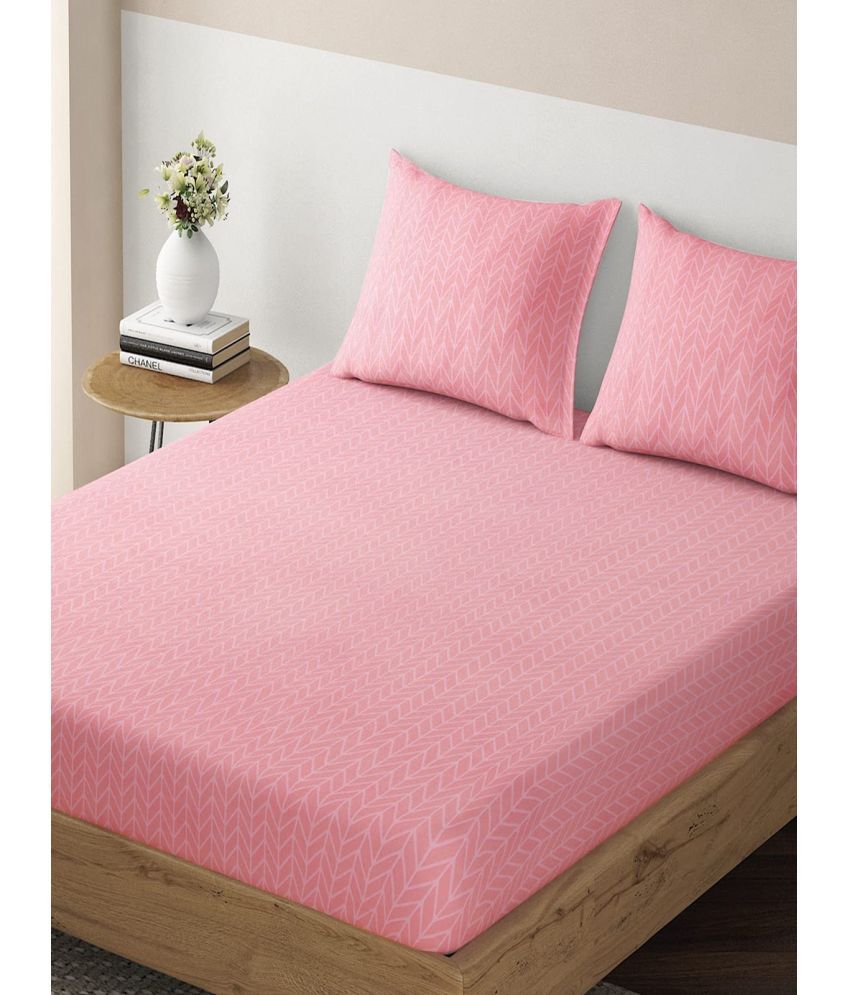     			HOKIPO Microfibre Diagonal Striped Fitted Fitted bedsheet with 2 Pillow Covers ( Double Bed ) - Pink