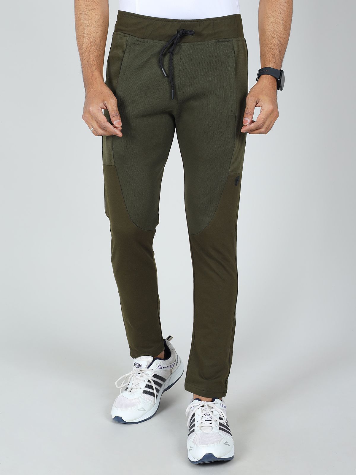     			GAME BEGINS Olive Green Blended Men's Trackpants ( Pack of 1 )