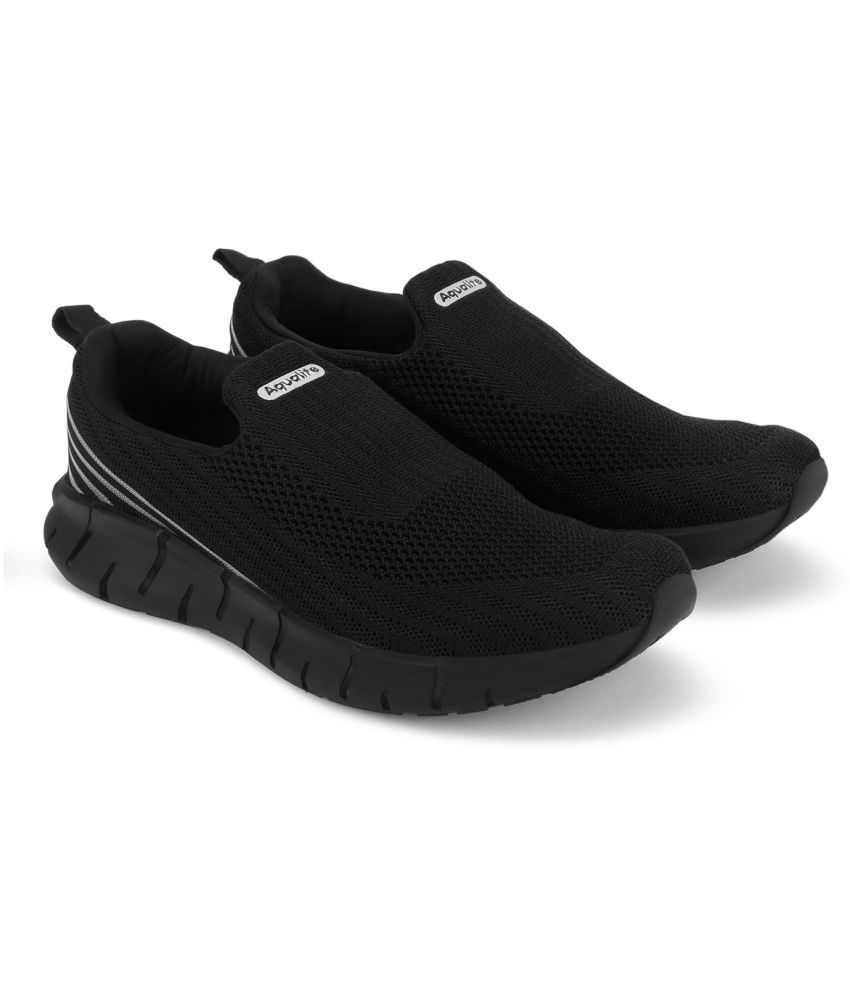     			Aqualite Black Men's Sports Running Shoes