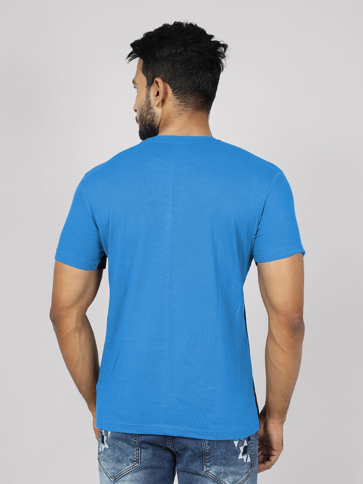     			GAME BEGINS Cotton Regular Fit Colorblock Half Sleeves Men's T-Shirt - Blue ( Pack of 1 )