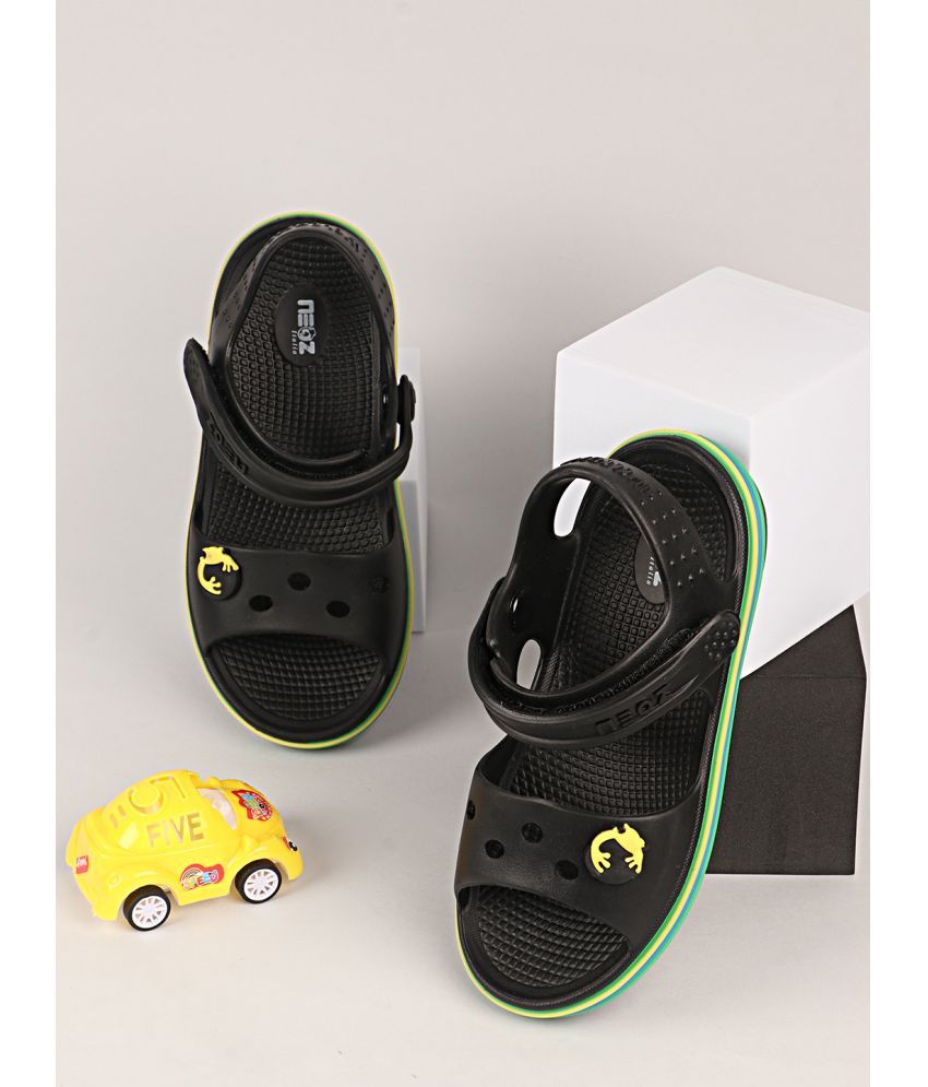     			Kids Clogs Sandal