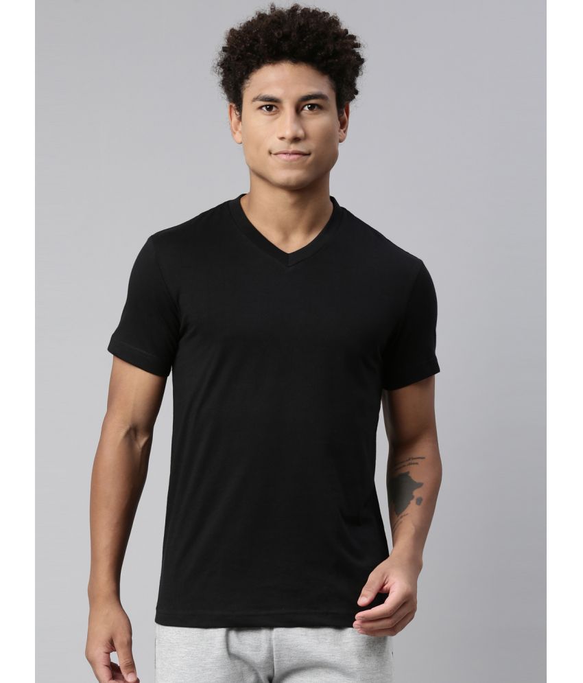     			Levi's Cotton Regular Fit Solid Half Sleeves Men's T-Shirt - Black ( Pack of 1 )