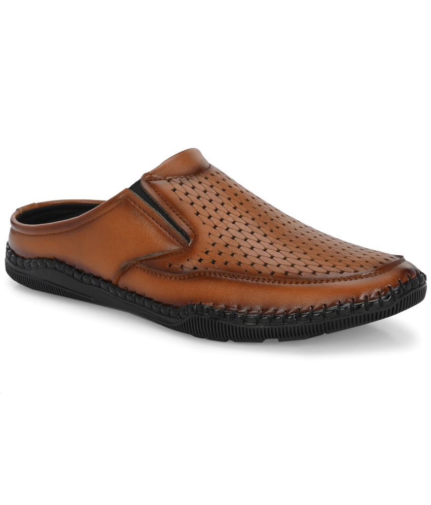     			Bucik - Tan Men's Sandals