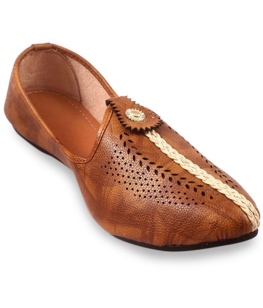     			Apratim Brown Men's Jutti