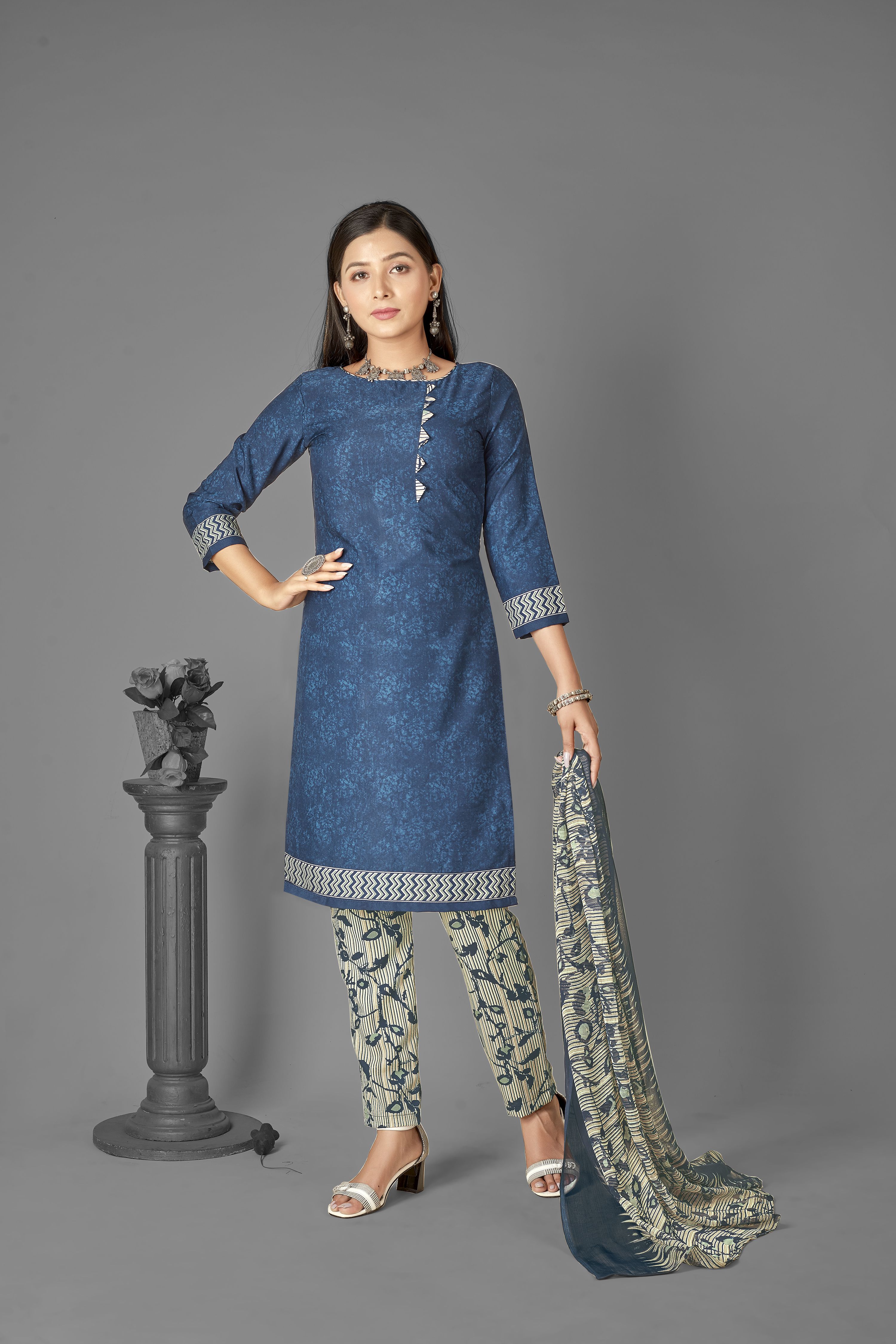     			Kashvi Unstitched Crepe Printed Dress Material - Blue ( Pack of 1 )