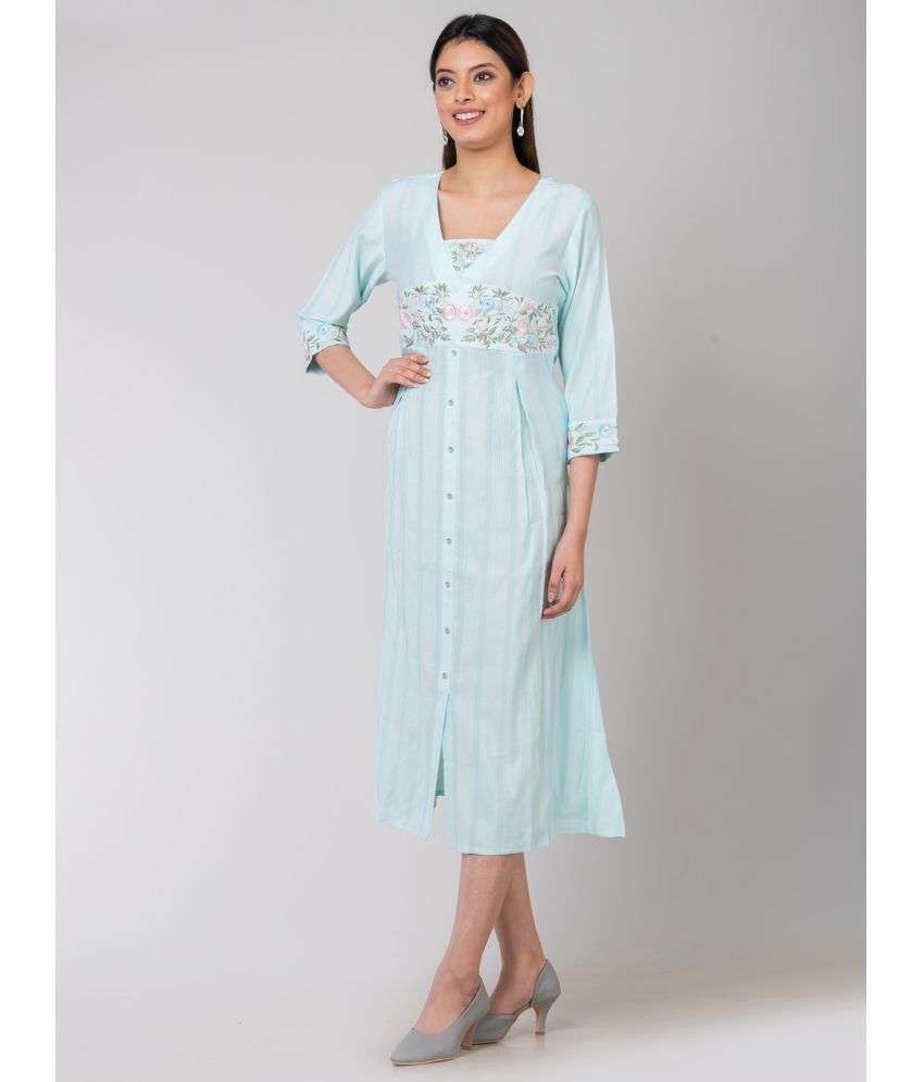     			Laadan Cotton Embroidered Front Slit Women's Kurti - Blue ( Pack of 1 )