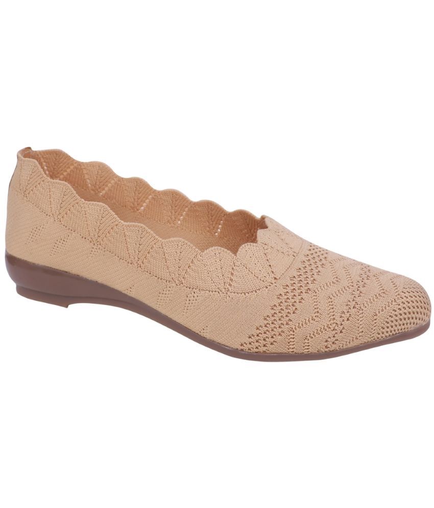     			NATSHUZ Tan Women's Casual Ballerinas