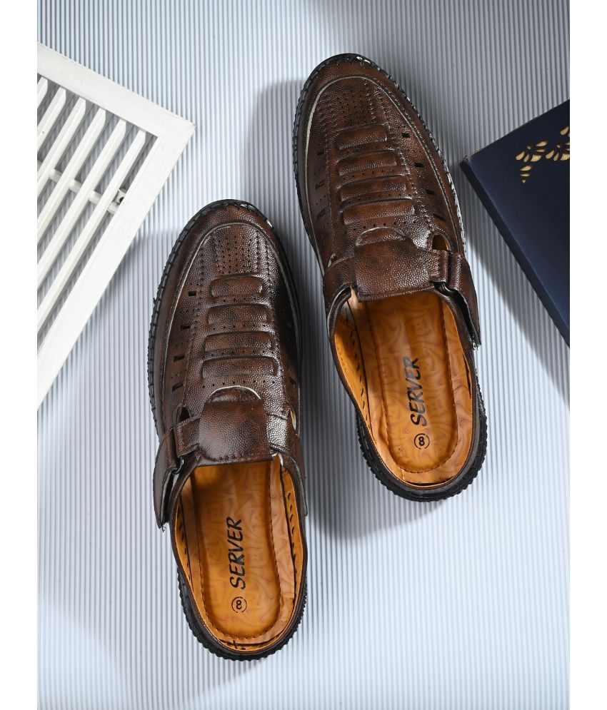     			server - Brown Men's Sandals