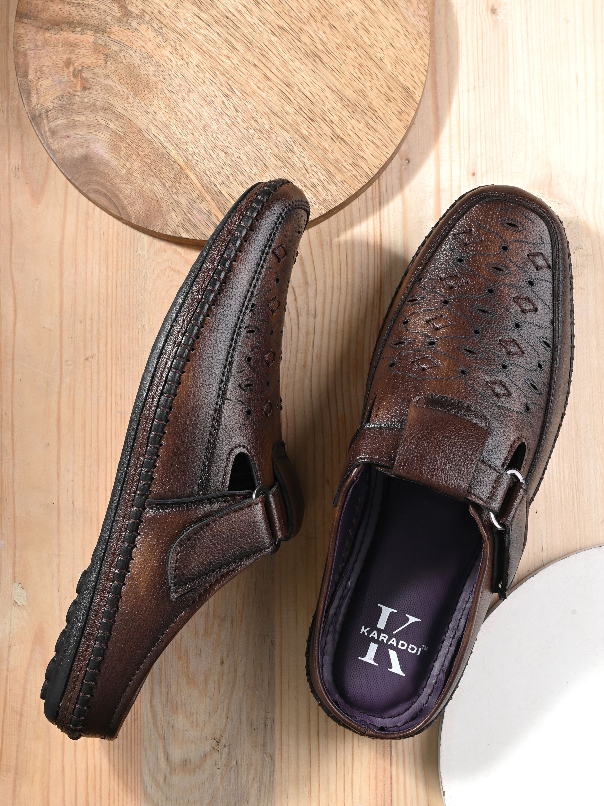     			KARADDI Brown Men's Mules Shoes