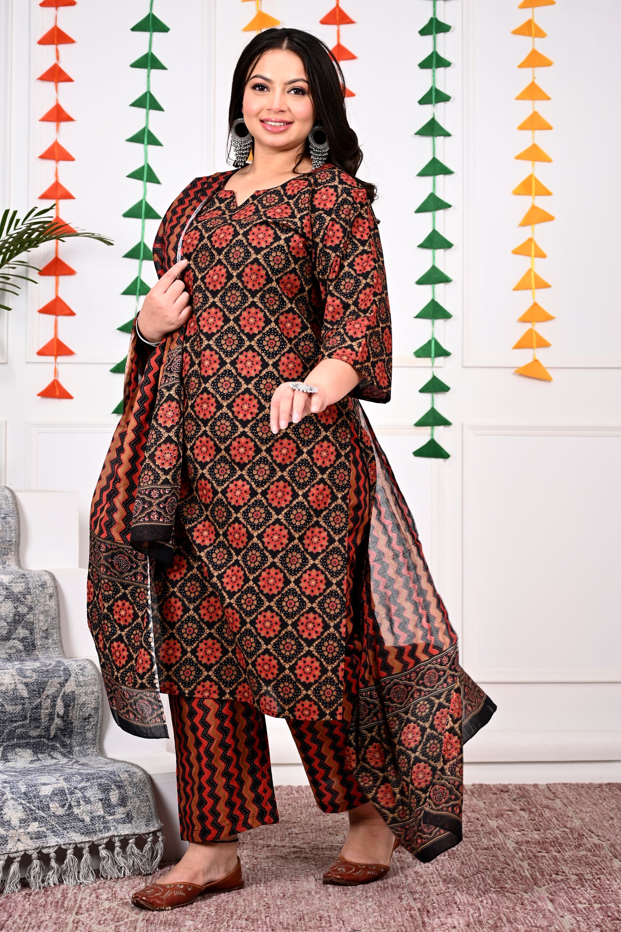     			Swasti Cotton Printed Straight Women's Kurti - Black ( Pack of 1 )