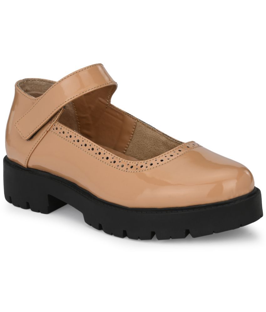     			El Paso Beige Women's Slip On