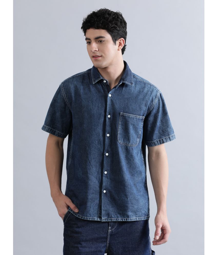     			Bene Kleed Men Spread Collar Boxy Denim Shirt With Contrast Stitch