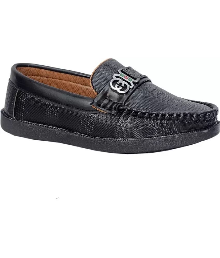     			Onbeat - Black Boy's Loafers ( 1 Pair )