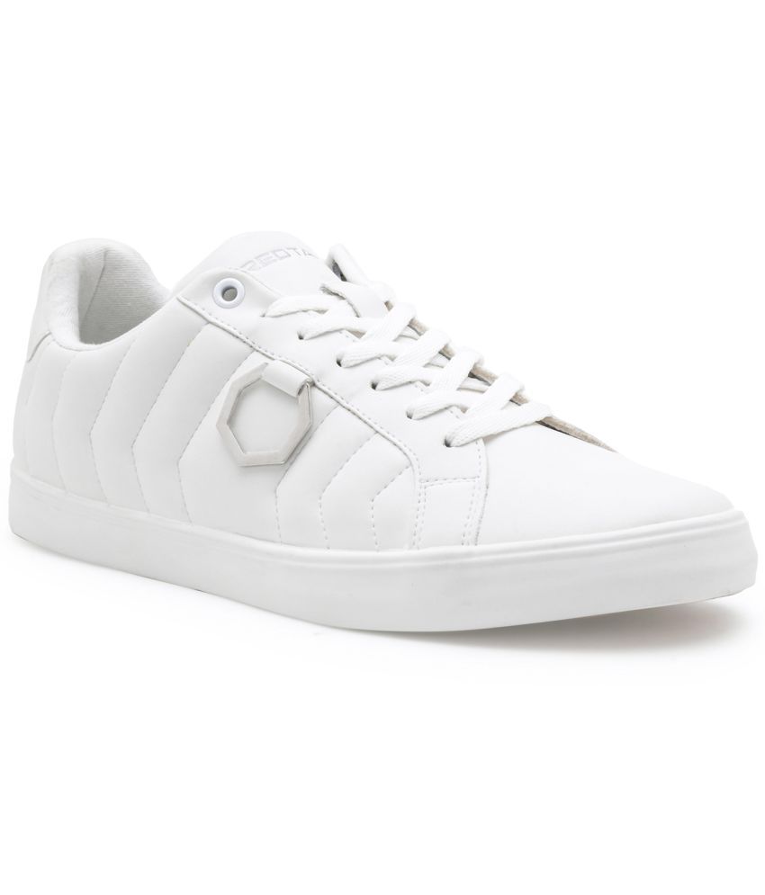     			Red Tape RMV023 White Men's Sneakers