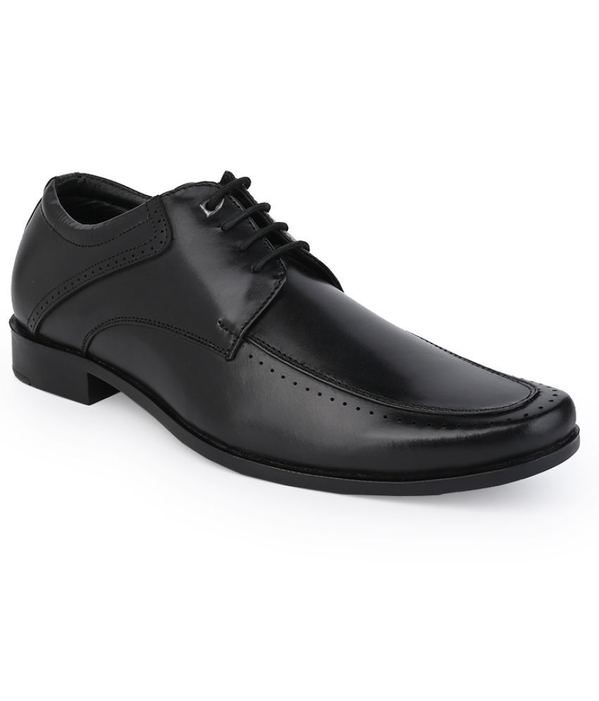     			softio Black Men's Derby Formal Shoes