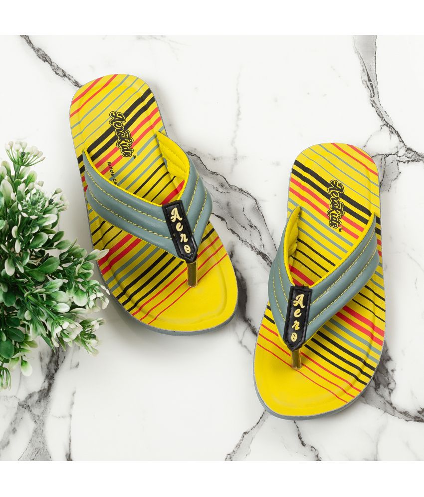     			Aerokids Stylish Fashion Slipper for Boys | Comfortable | Lightweight | Anti Skid | Casual Office Footwear (CS70_GREEN_37)