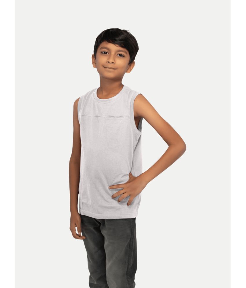     			Radprix White Cotton Blend Boy's T-Shirt ( Pack of 1 )