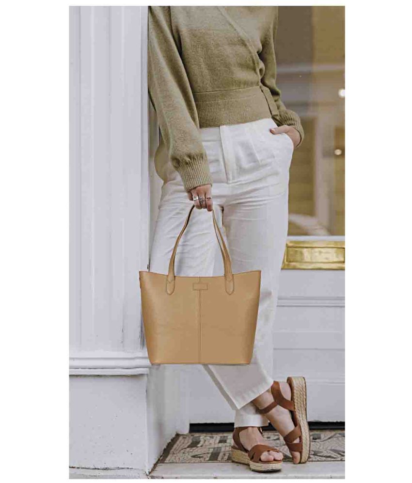     			FAVORE Tan Pure Leather Shoulder Bag