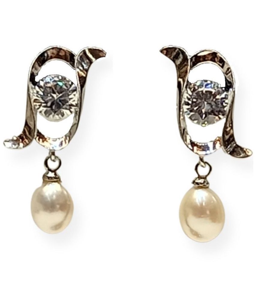     			Mannatraj Pearls & Jewellers White Pearl Earrings ( Pack of 1 )