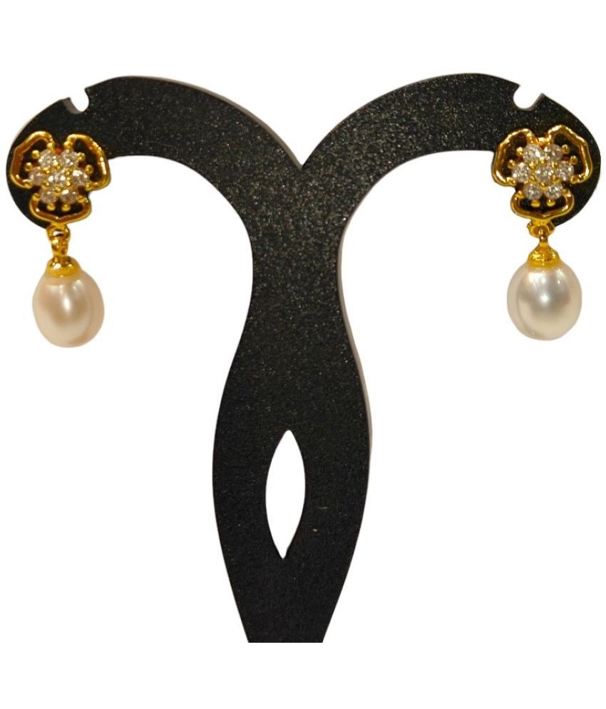     			Mannatraj Pearls & Jewellers White Danglers Earrings ( Pack of 1 )