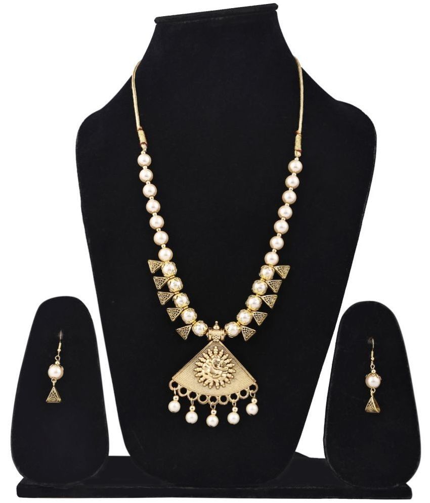     			Sunhari Jewels Golden Alloy Necklace Set ( Pack of 1 )