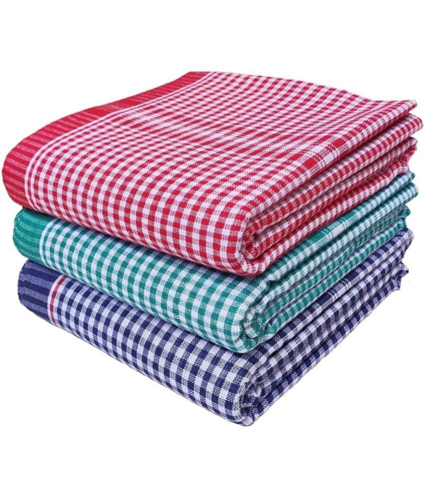     			Mk weaves Cotton Checks Below 300 -GSM Bath Towel ( Pack of 3 ) - Multicolor