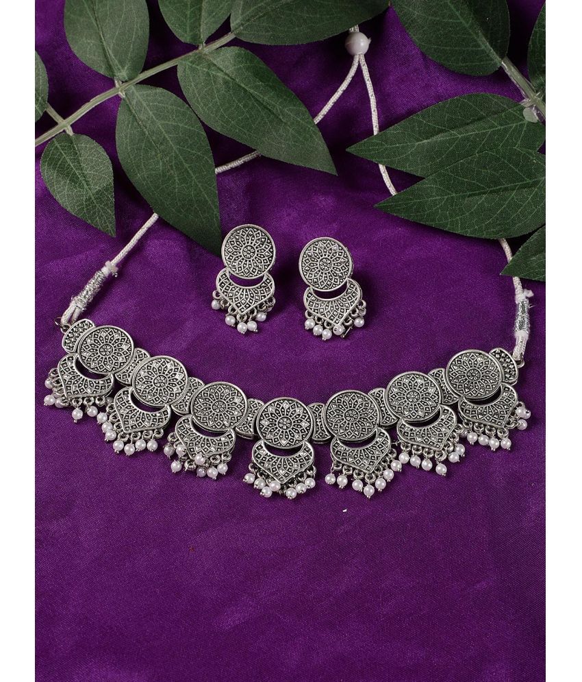     			AATMANA Silver Brass Necklace Set ( Pack of 1 )