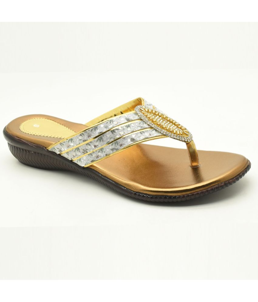     			Hardwood Gold Women's Flats