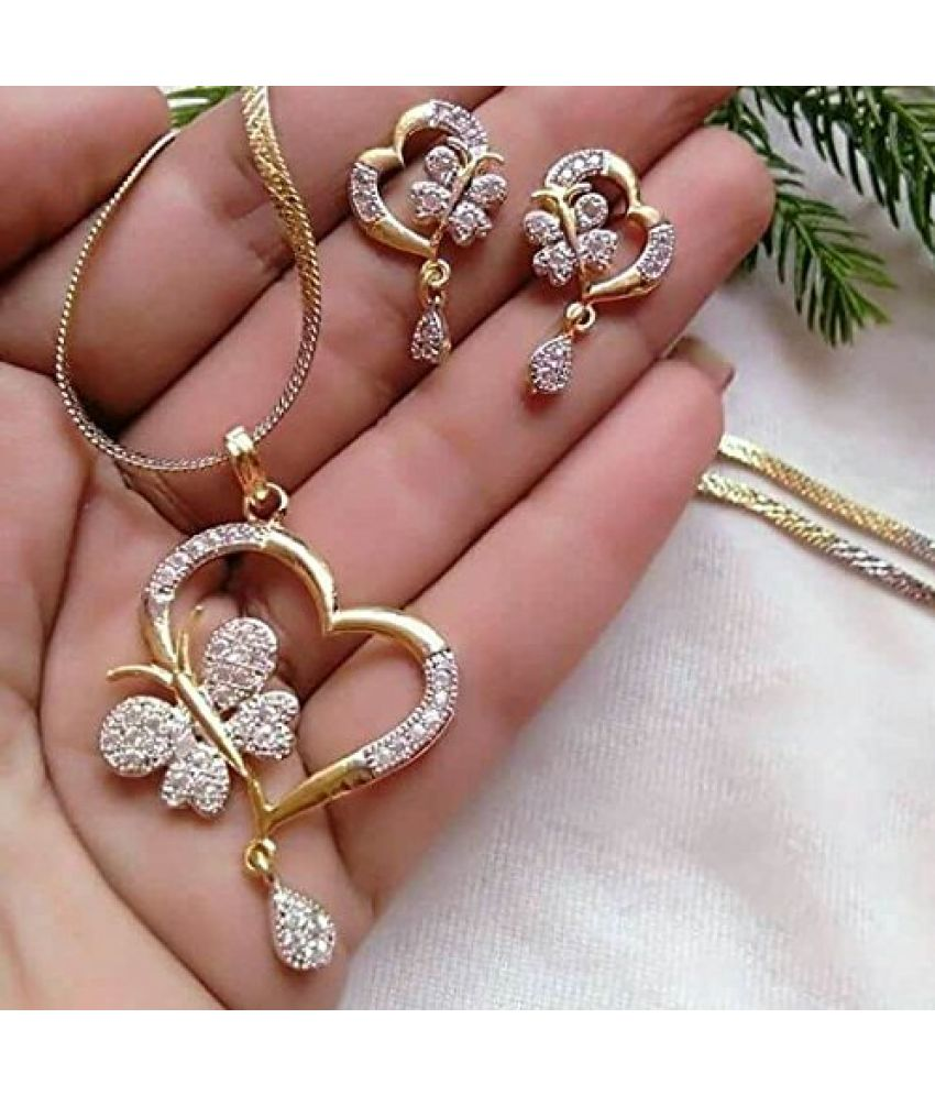     			PUJVI Golden Pendant set ( Pack of 1 )