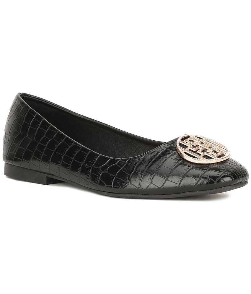     			Bata Black Women's Casual Ballerinas