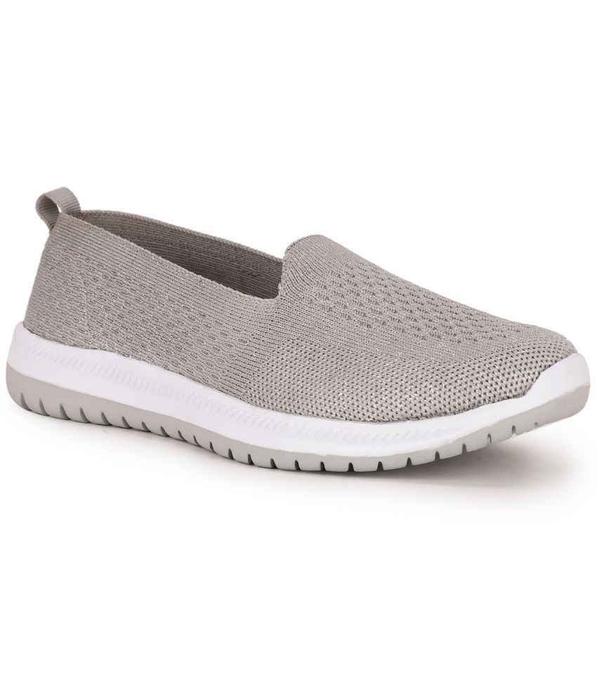     			Bata - Gray Women's Running Shoes