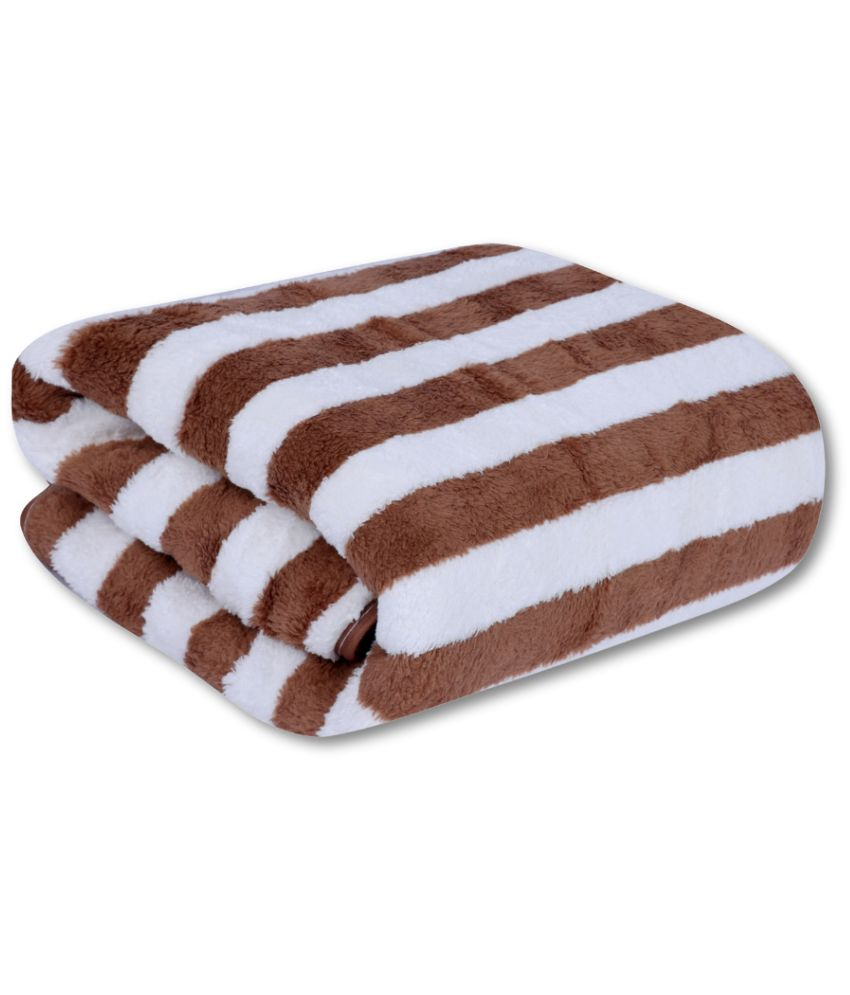     			FEZORA Microfibre Striped 500 -GSM Bath Towel ( Pack of 1 ) - Brown