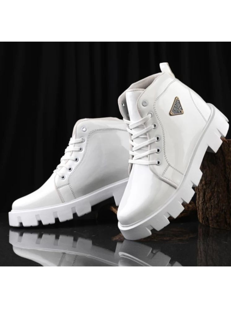     			wrizt Casual boot for men White Men's Lifestyle Shoes