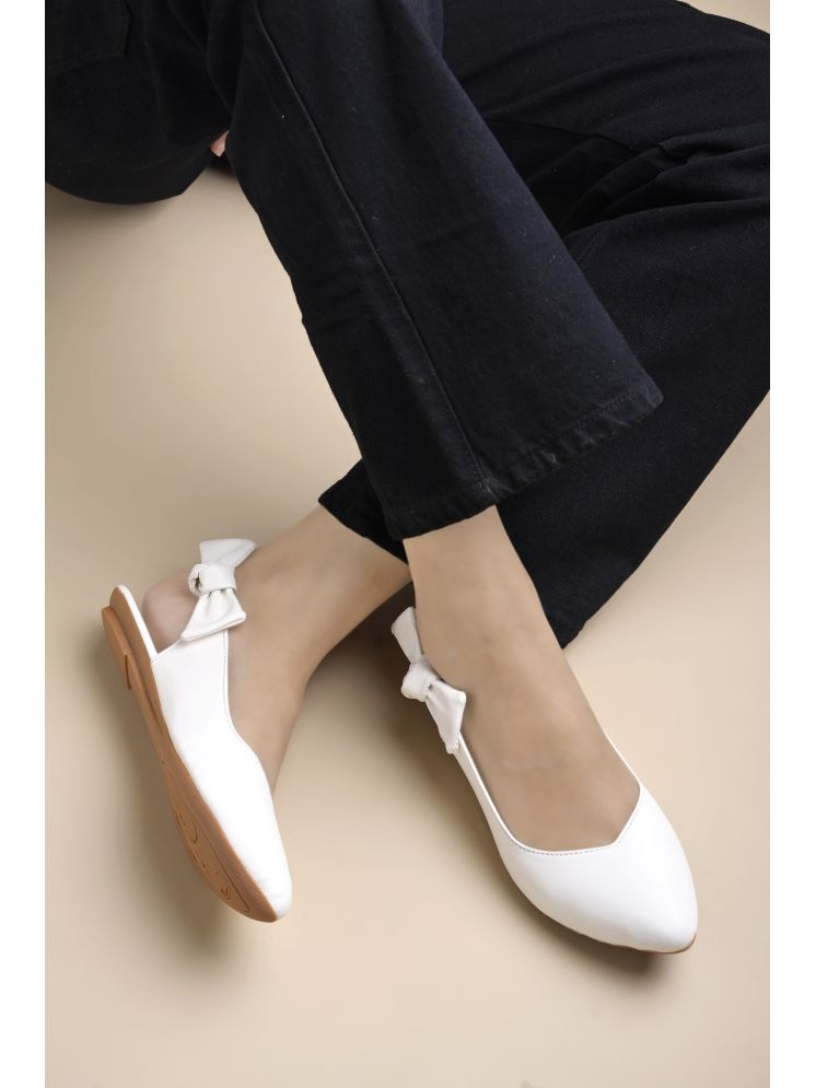     			Shoetopia White Women's Casual Ballerinas