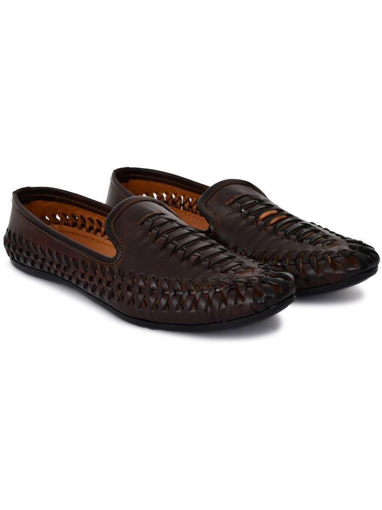     			Akiko Brown Men's Jutti