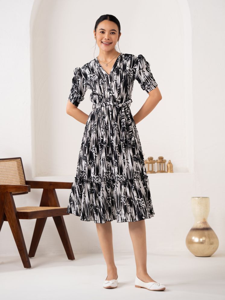     			aask Crepe Printed Knee Length Women's Fit & Flare Dress - Black ( Pack of 1 )