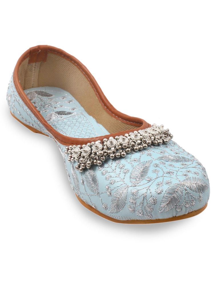     			rajeraj Light Blue Women's Juttis