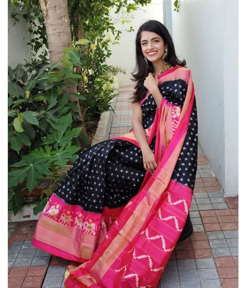     			Saadhvi Cotton Silk Printed Saree With Blouse Piece - Black ( Pack of 1 )