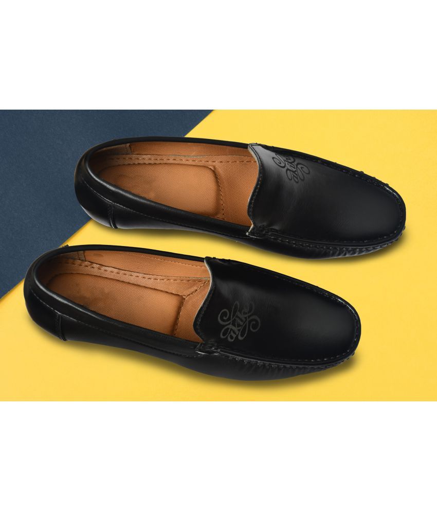     			Akiko Black Men's Slip on