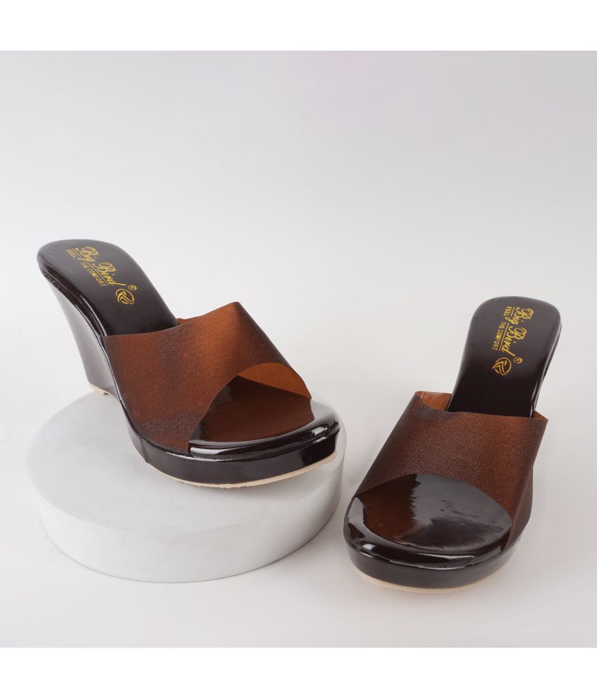     			BIG BIRD Brown Women's Slip On Heels