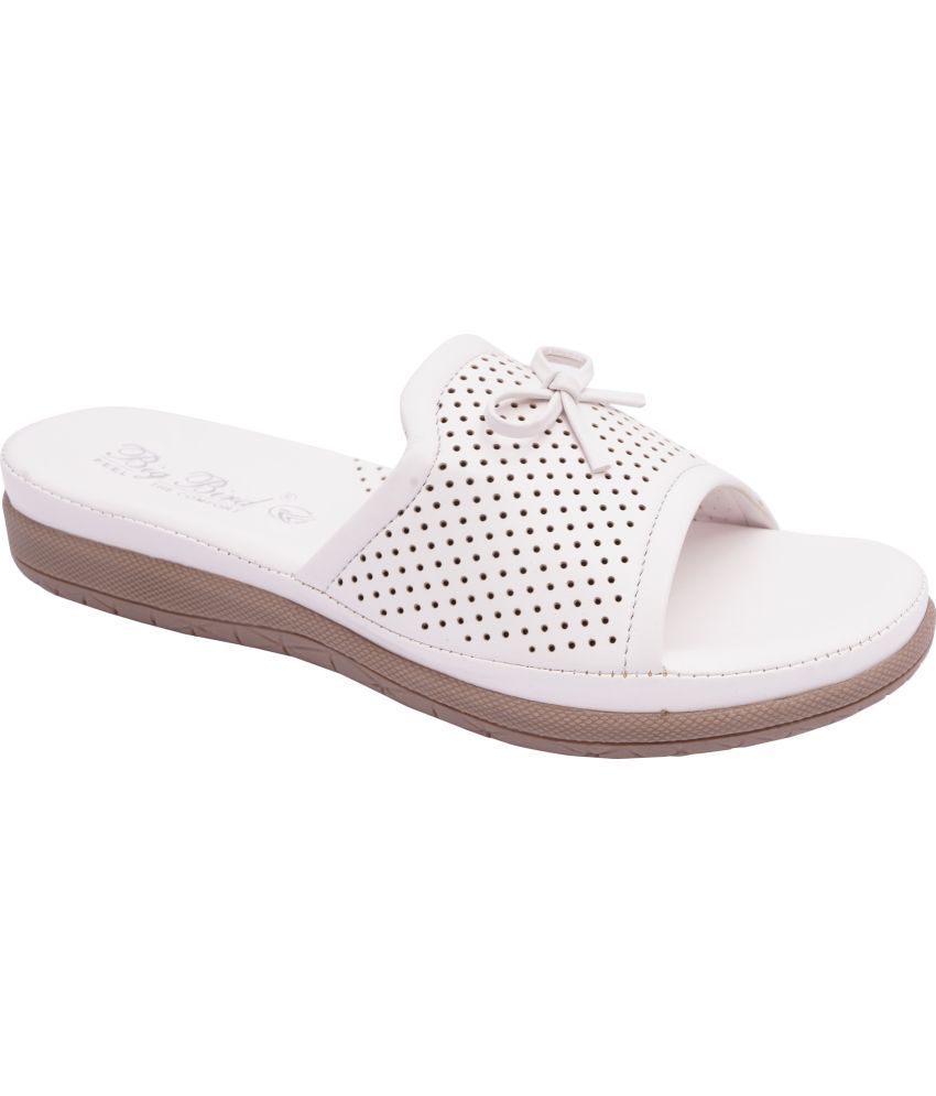     			BIG BIRD White Women's Flats