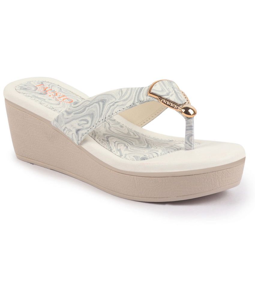     			Fausto Light Grey Women's Flats