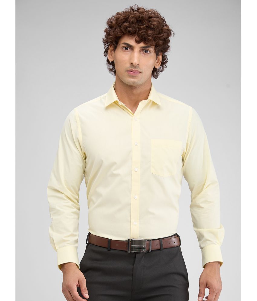     			Park Avenue Cotton Blend Regular Fit Full Sleeves Men's Formal Shirt - Yellow ( Pack of 1 )