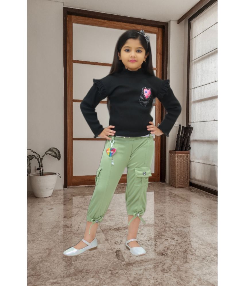     			NEWSIFA Green Cotton Blend Girls Top With Capris ( Pack of 1 )