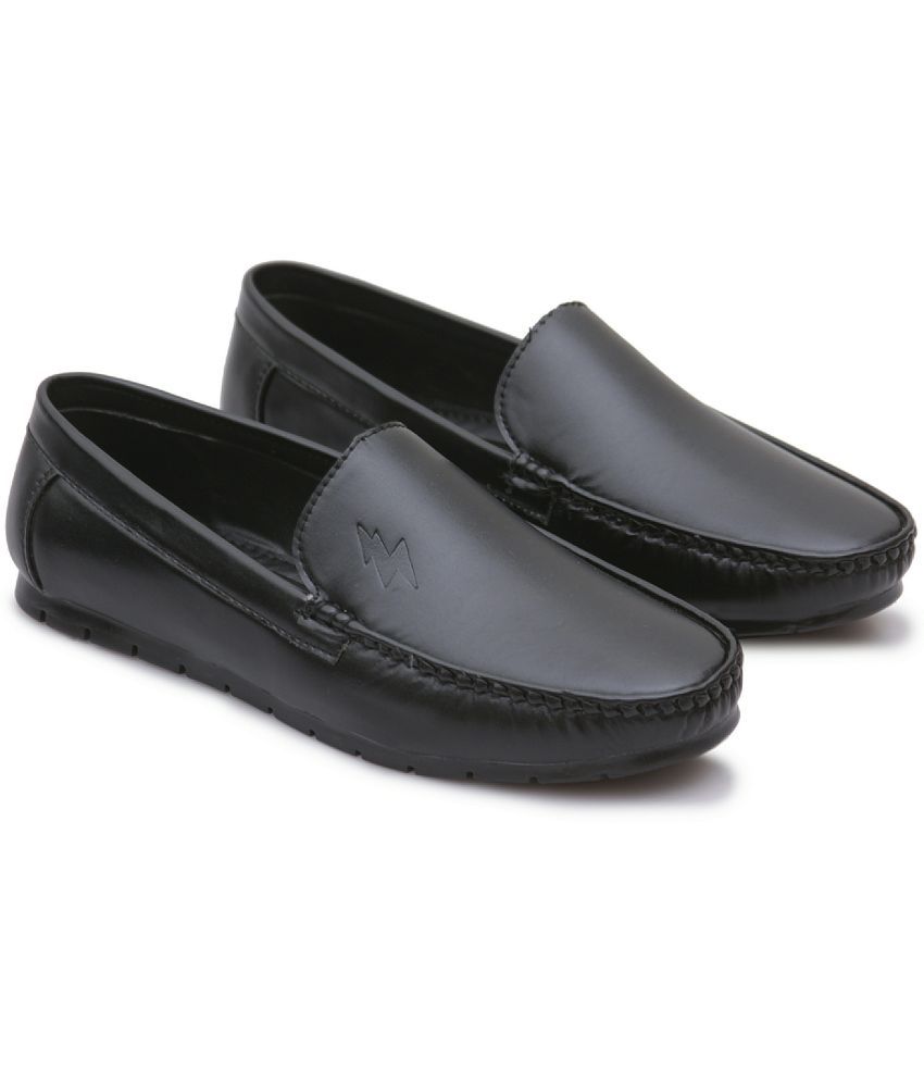     			Sneaklab Black Men's Slip on