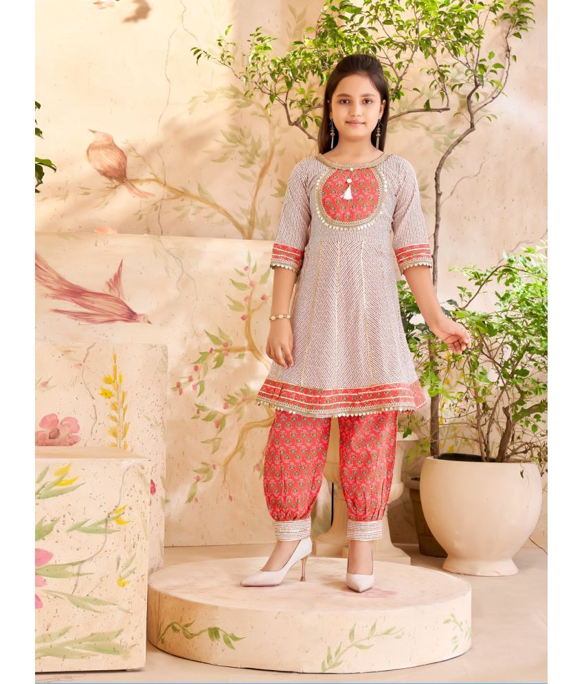     			Aarika Off White Cotton Girls Patiala Kurta Set ( Pack of 1 )