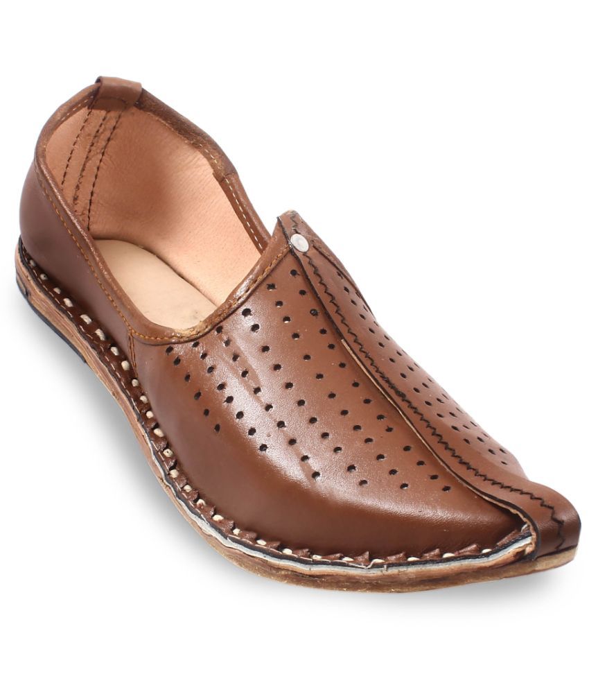     			Anjaneya Creations Brown Men's Mojaris