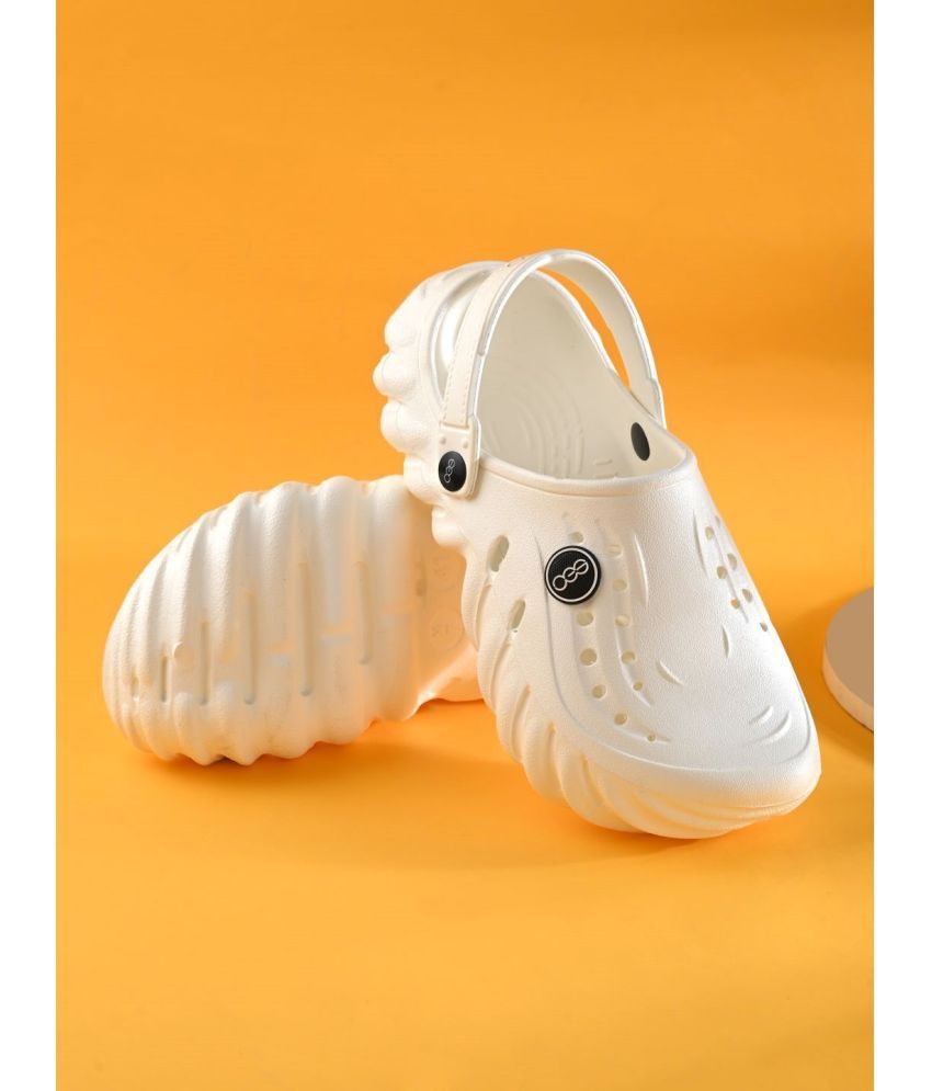     			Big Fox - White Men's Clogs